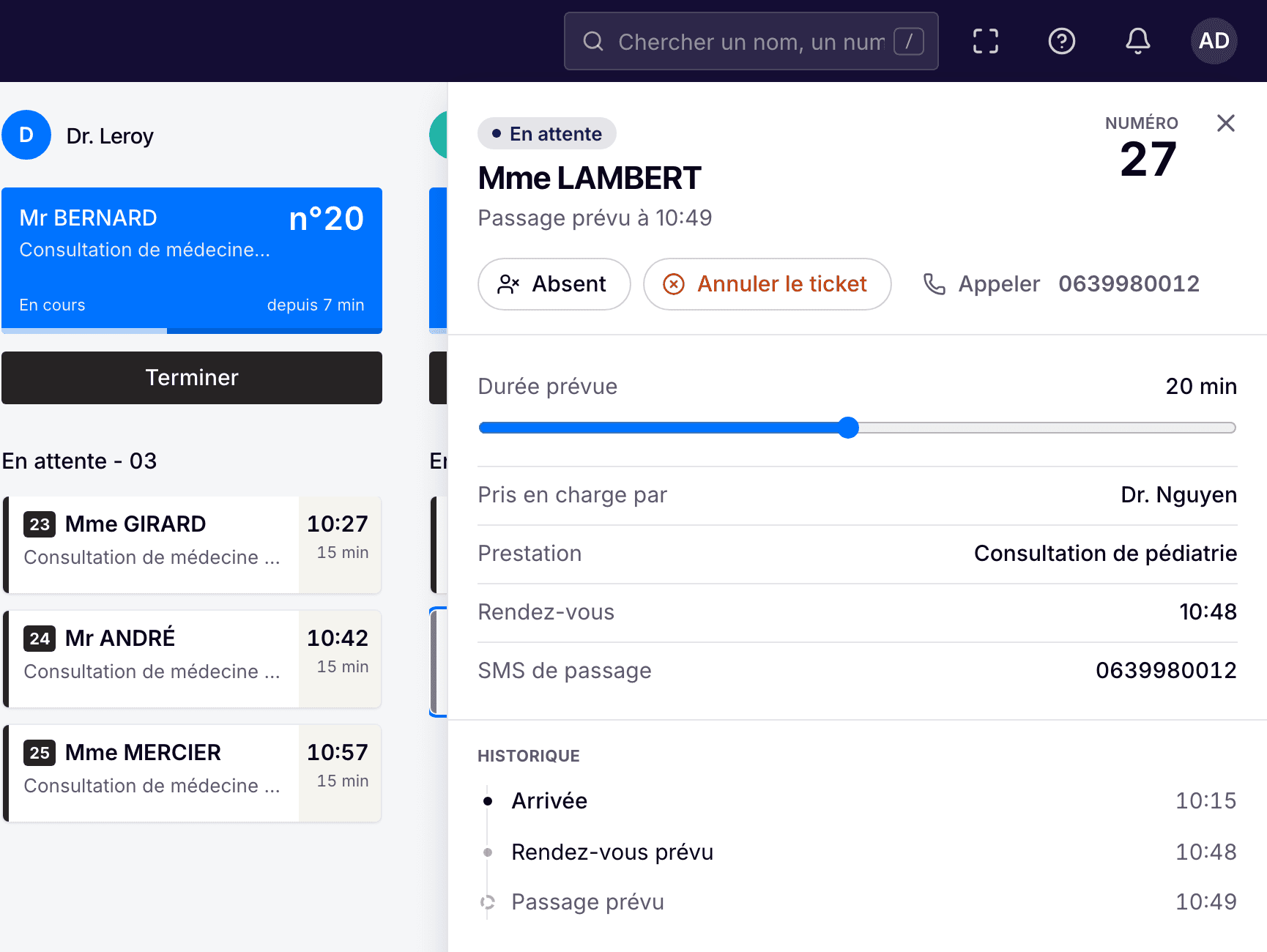 La fiche d'un patient dans le Flux : praticien, type de consultation, heure de passage prévue, historique.